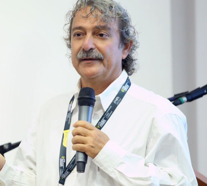 File:Laouris Talking.jpeg